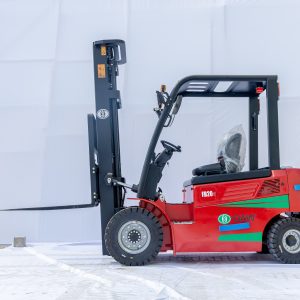 OAW FB20 4-Wheel Electric Counterbalance Forklift-  0F2A0290